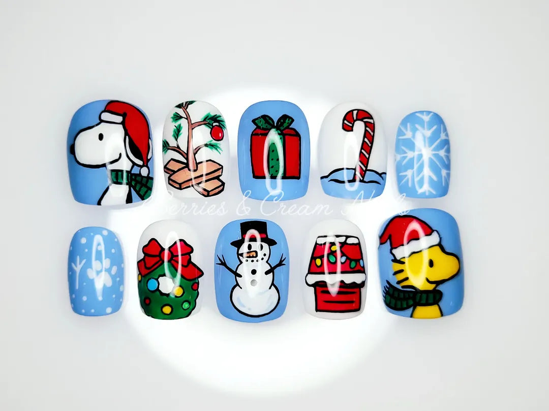 Christmas Snoopy Nails