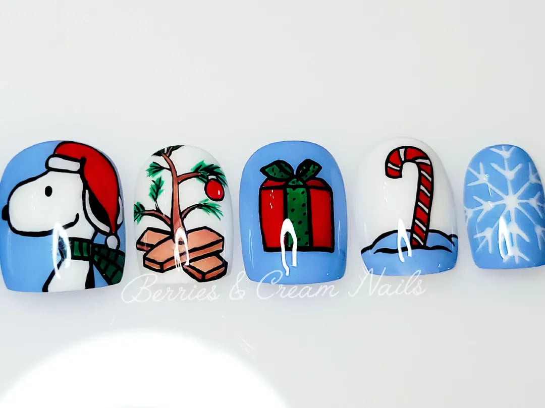 Christmas Snoopy Nails