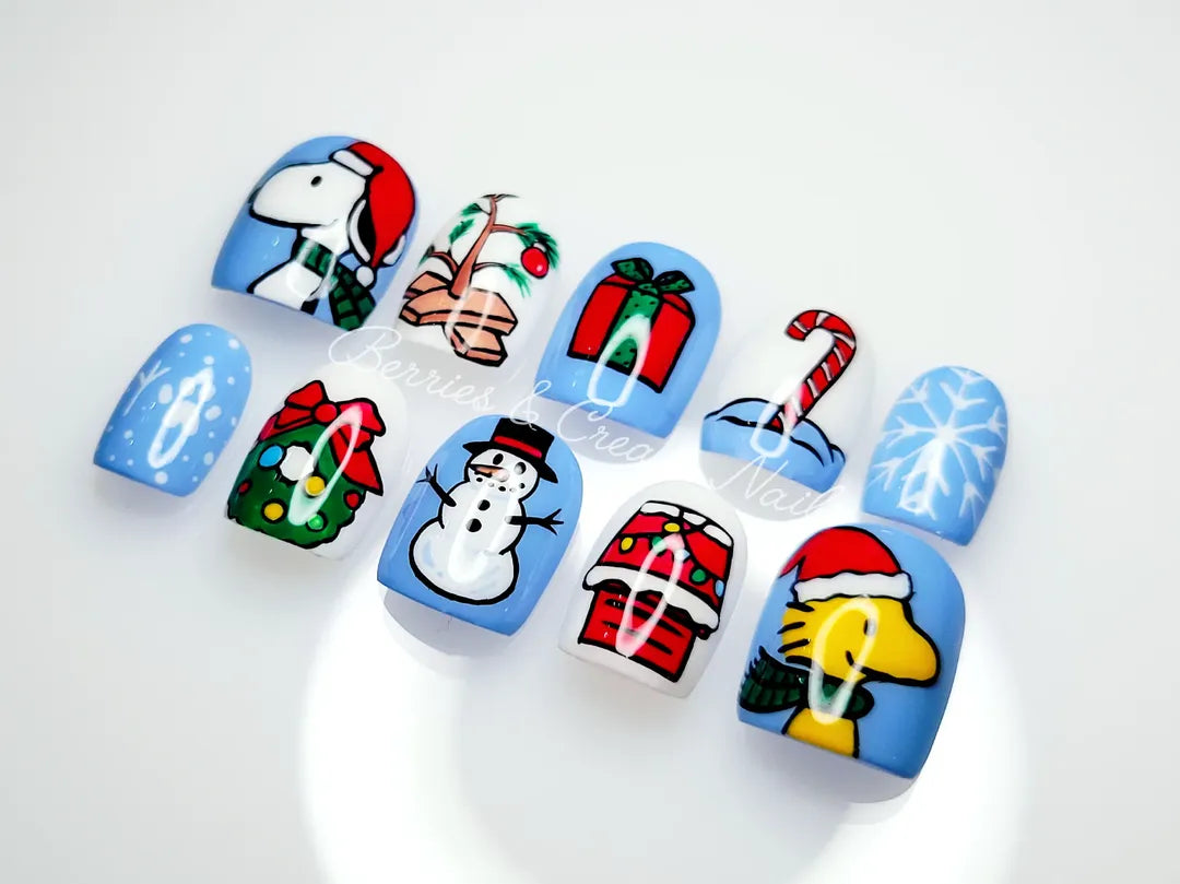 Christmas Snoopy Nails