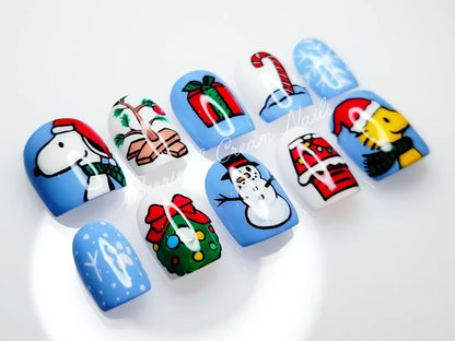 Christmas Snoopy Nails