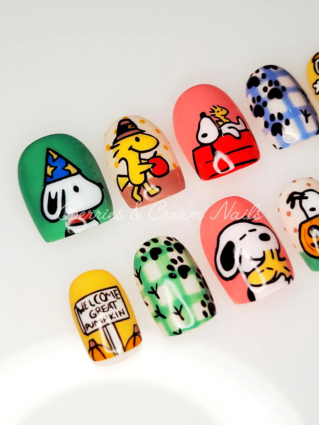 Fall Snoopy Nails