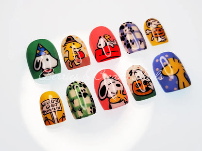 Fall Snoopy Nails