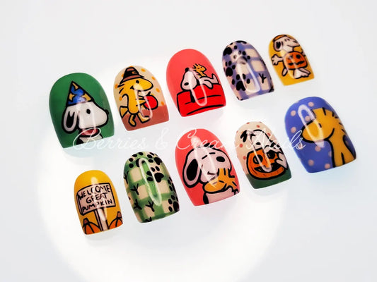 Fall Snoopy Nails