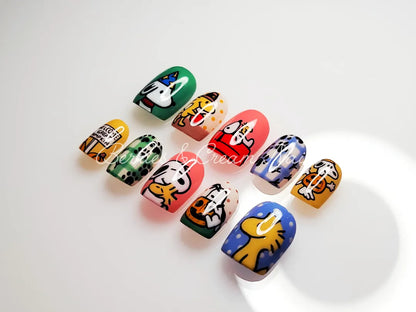 Fall Snoopy Nails