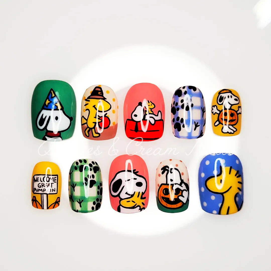 Fall Snoopy Nails