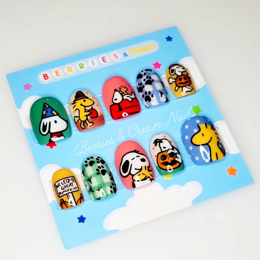 Fall Snoopy Nails