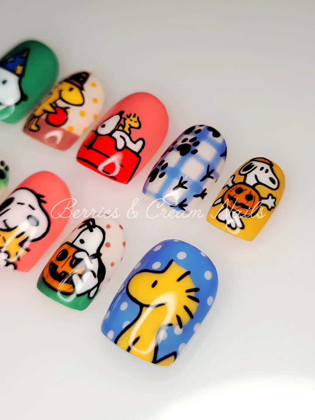 Fall Snoopy Nails